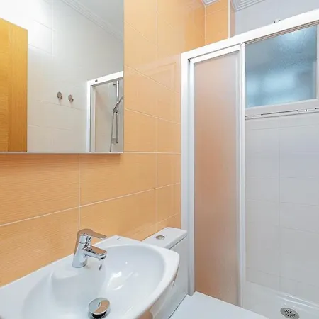Lovely 4-bedroom In Apartment Vigo
