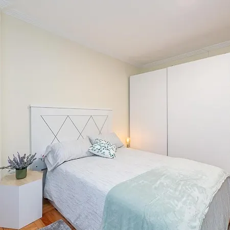 Lovely 4-bedroom In Comarca de Vigo