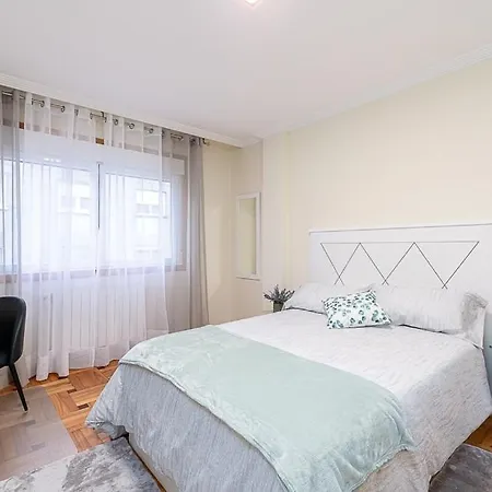 Lovely 4-bedroom In Apartment Vigo