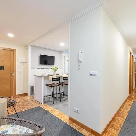 Lovely 4-bedroom In Appartement