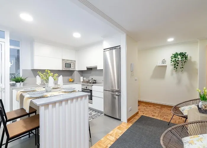 Lovely 4-bedroom In * Виго
