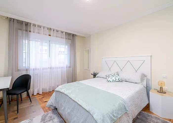 Lovely 4-bedroom In Апартаменты Виго